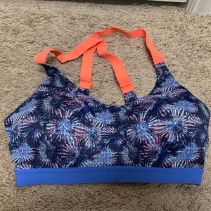 BNWOT Victoria’s Secret lightweight sports bra